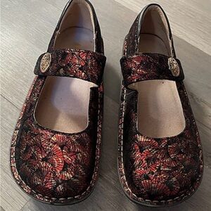 Alegria Women's Mules with Red and Black Pattern